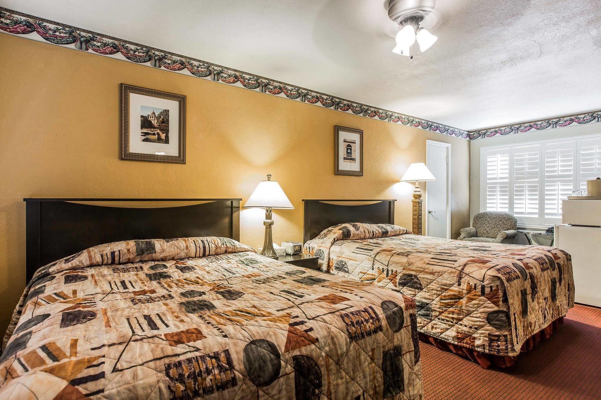 Clarion Collection Wilkie'S Inn Pacific Grove - Monterey Экстерьер фото